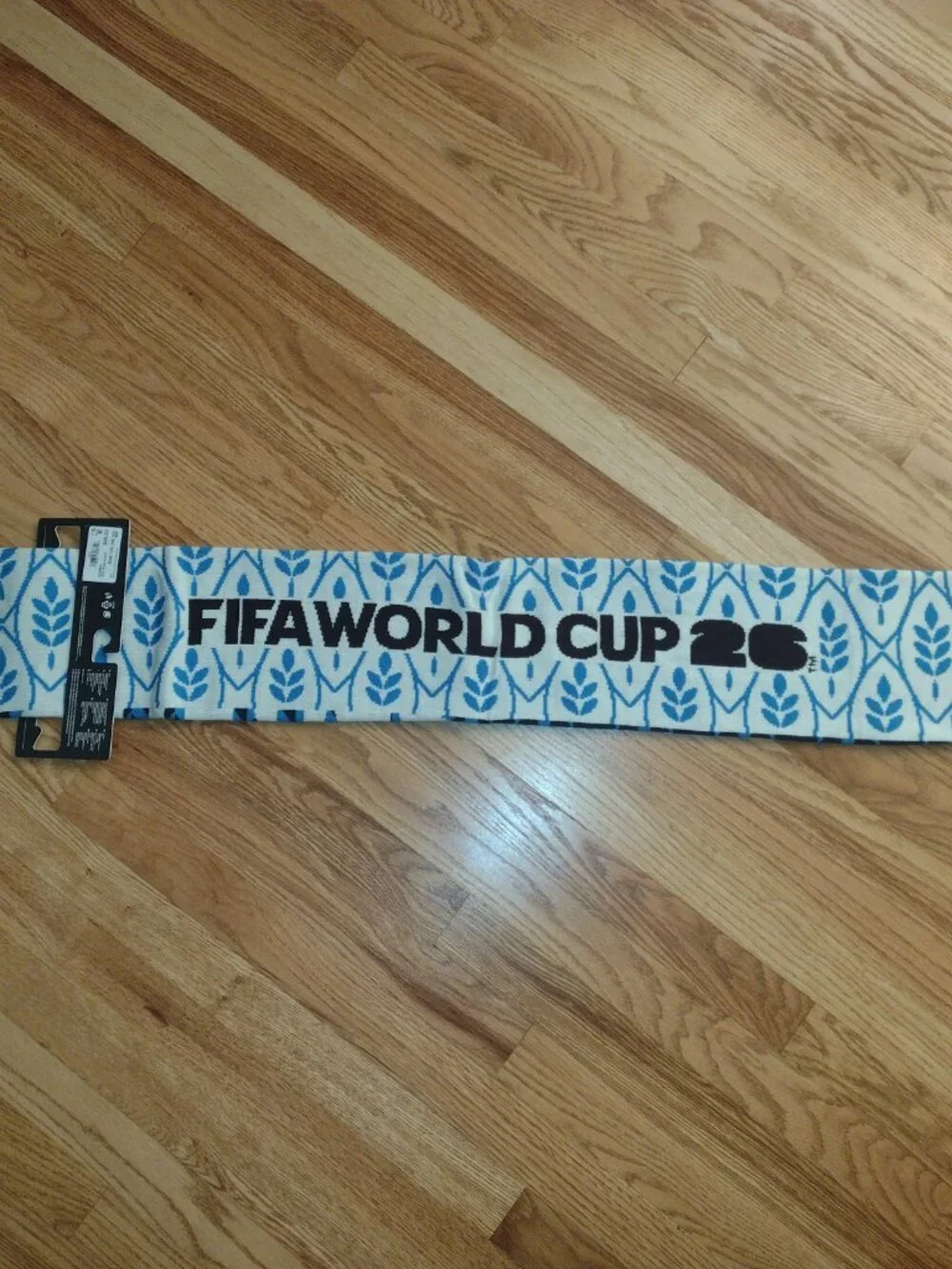 NWT FIFA World Cup 26 Scarf, Quaker branded, very heavy/thick and warm